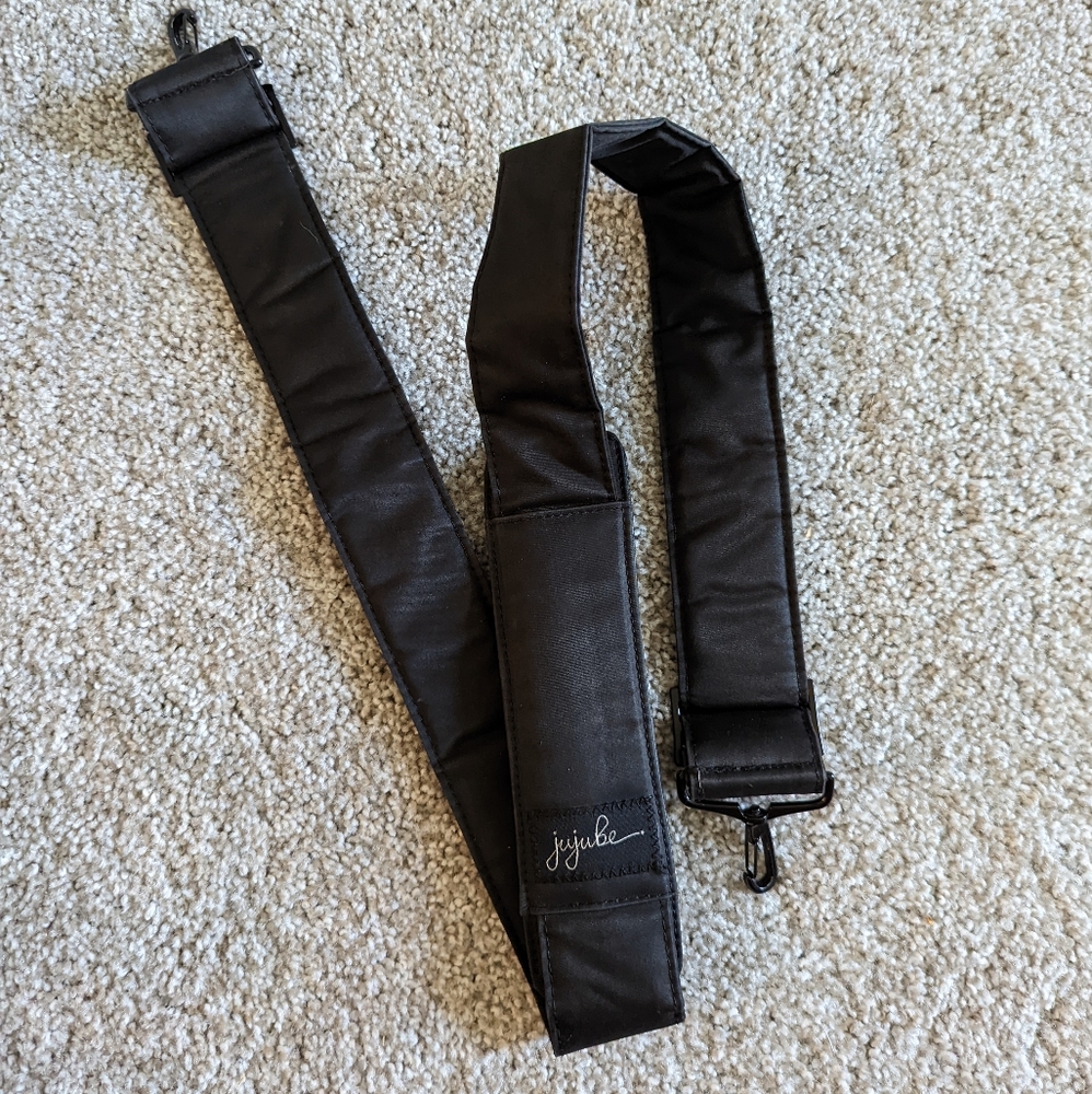 Jujube shoulder strap ‼️NEED GONE. Make me an offer..